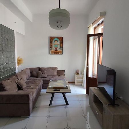 Dr. J. Spon Apartment Nafpaktos Esterno foto